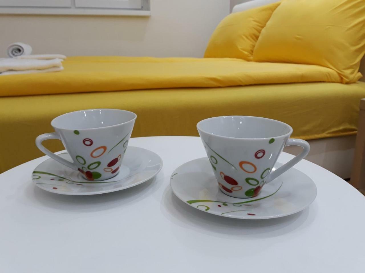 Sweet Yellow Apartment Belgrado Buitenkant foto