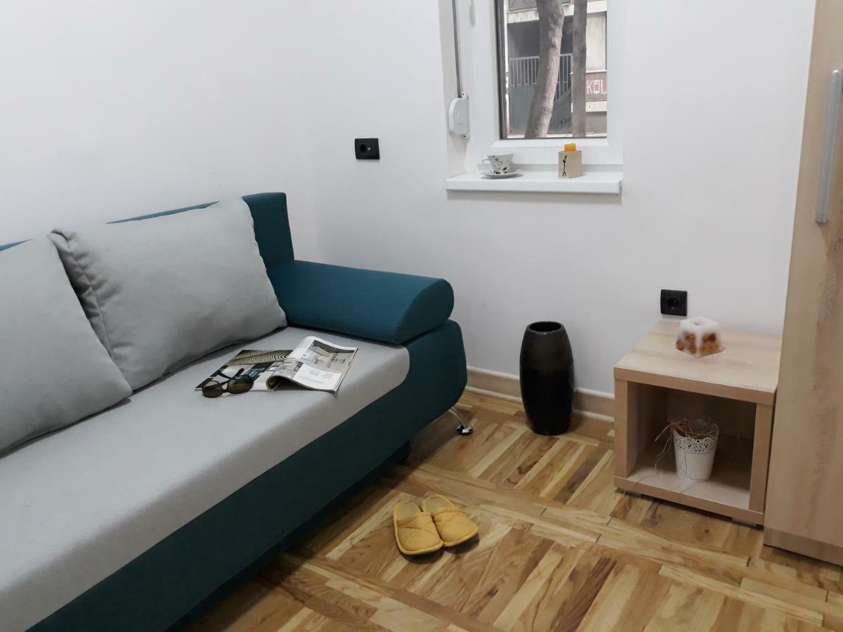 Sweet Yellow Apartment Belgrado Buitenkant foto