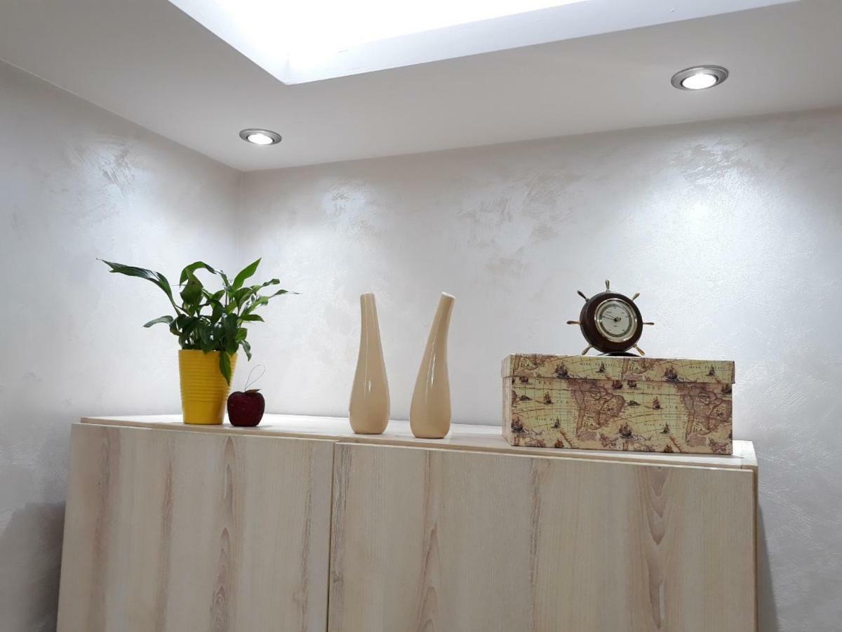 Sweet Yellow Apartment Belgrado Buitenkant foto
